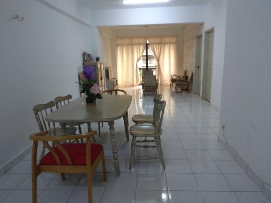 3Rooms 10Pax Mc 5 Star Hotel Sofa&Bed Mrt Mcd Axiata Сери-Кембанган Экстерьер фото